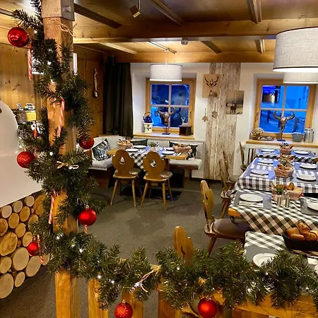 Haus Tirol エールヴァルト