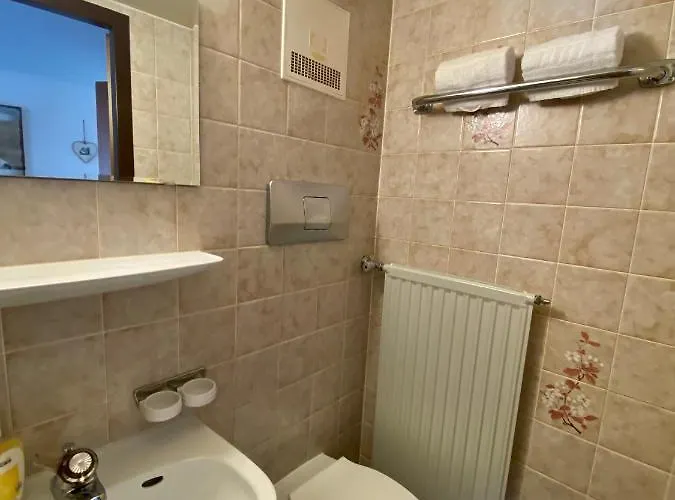 Haus Tirol Affittacamere 3*